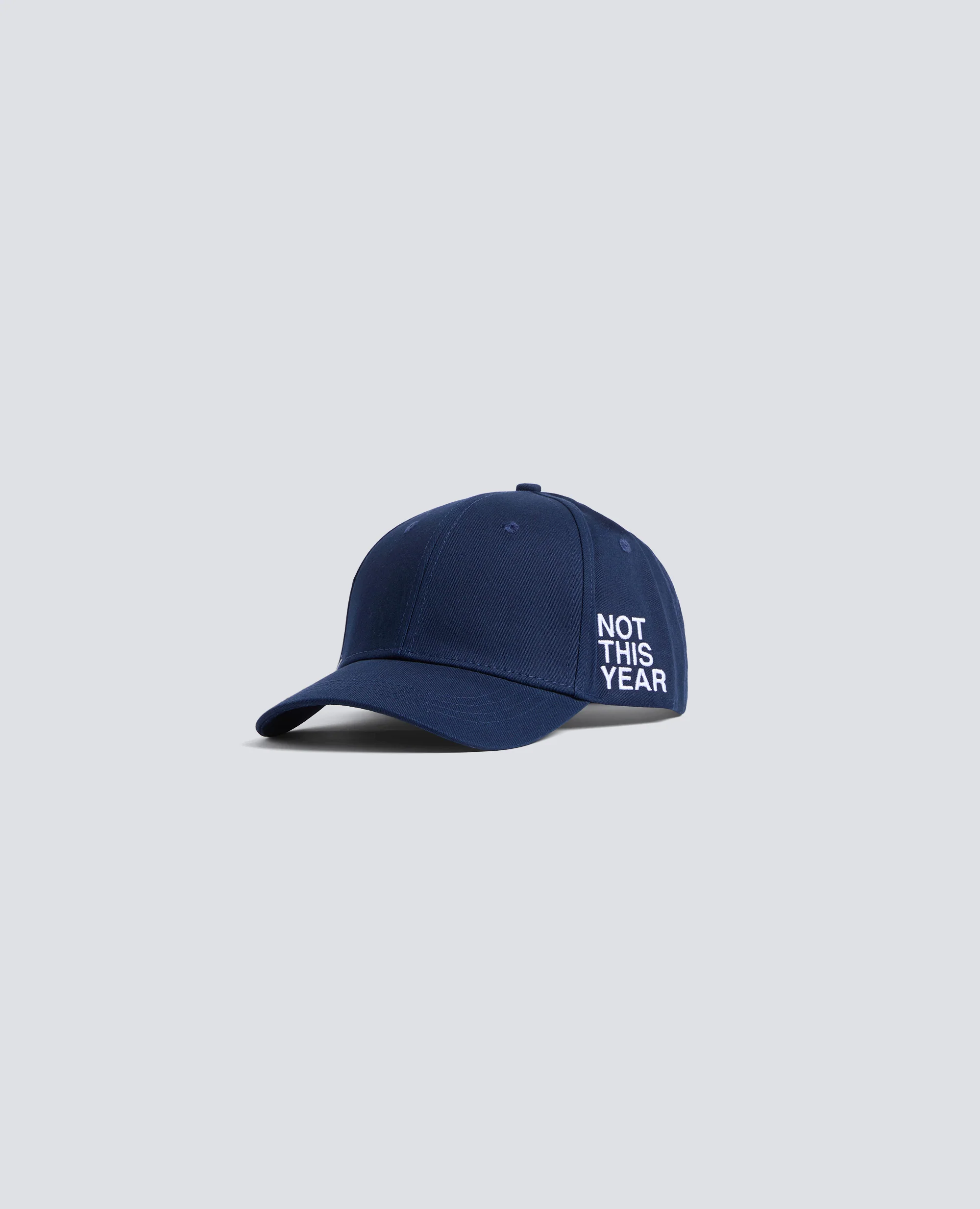 CAPPELLO IN GABARDINE DI COTONE CON LETTERING "WRONG" - BLU NAVY