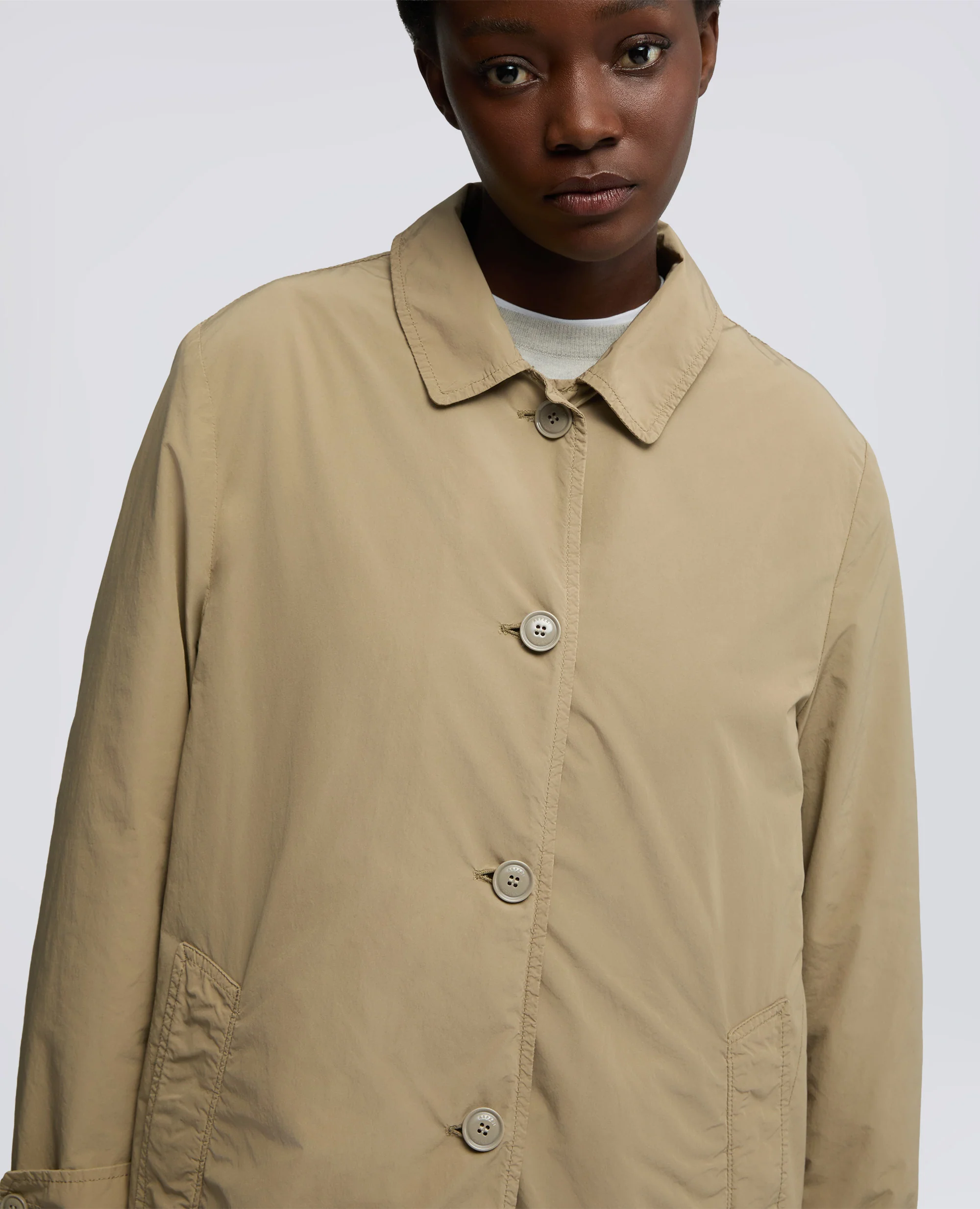 IMPERMEABILE IN POLIESTERE E NYLON COMPATTO - BEIGE - Image 4